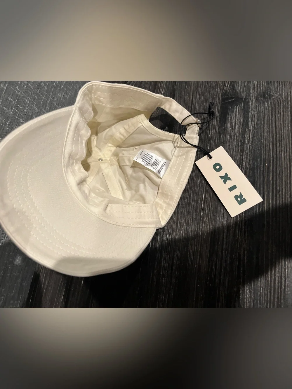 NWT RIXO embroidered baseball hat cap cream
